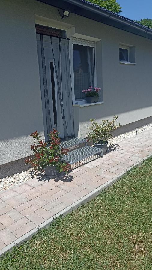 Appartamento Suni Apartman Ordacsehi Esterno foto